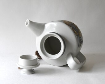 ノルウェーのティーポット。インガー・ワーゲ作、スタヴァンゲル