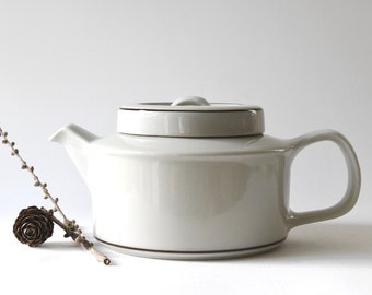 Arabia Finland FENNICA Teapot with Infuser by Richard Lindh / Ulla Procopé. Scandinavian mid-century modern Tea pot