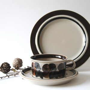 Arabia Ruija. Teacup saucer and plate. Tea trio by Raija Uosikkinen and Ulla Procopé. Scandinavian Mid century Modern