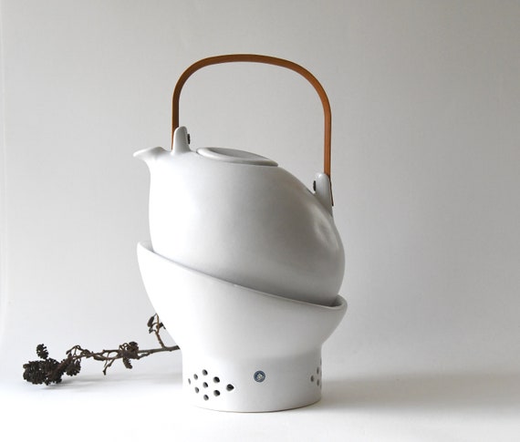 Soholm Denmark. Åbo Teapot. Minimalist Design by per Rehfeldt. Tea
