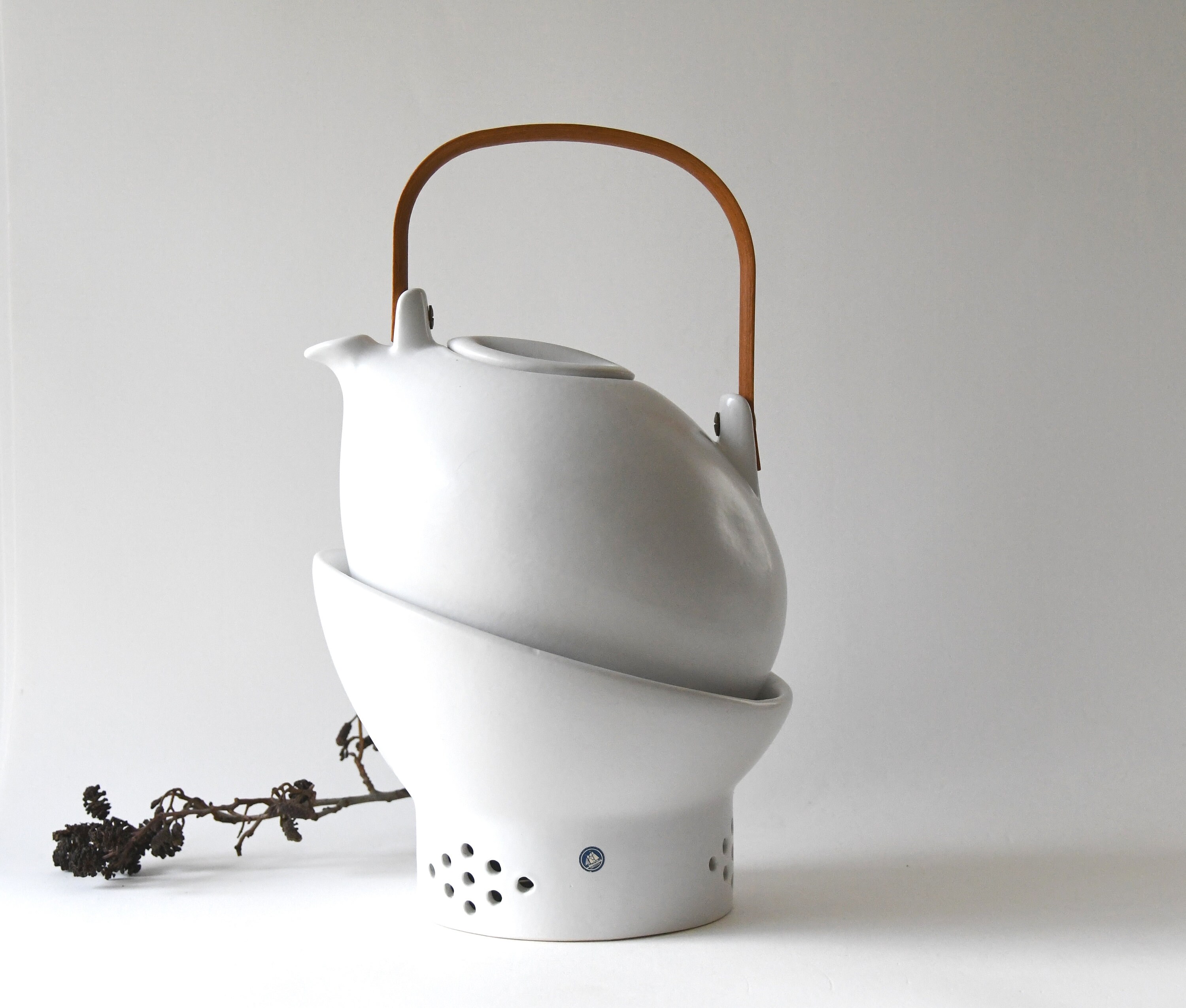 Soholm Denmark. Åbo Teapot. Minimalist Design by per Rehfeldt. Tea