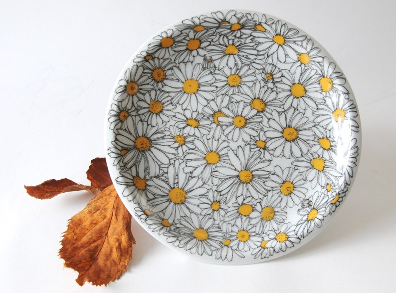 IKEA Salad Plates. Two Vintage Daisy Plates by Marguerite Etsy