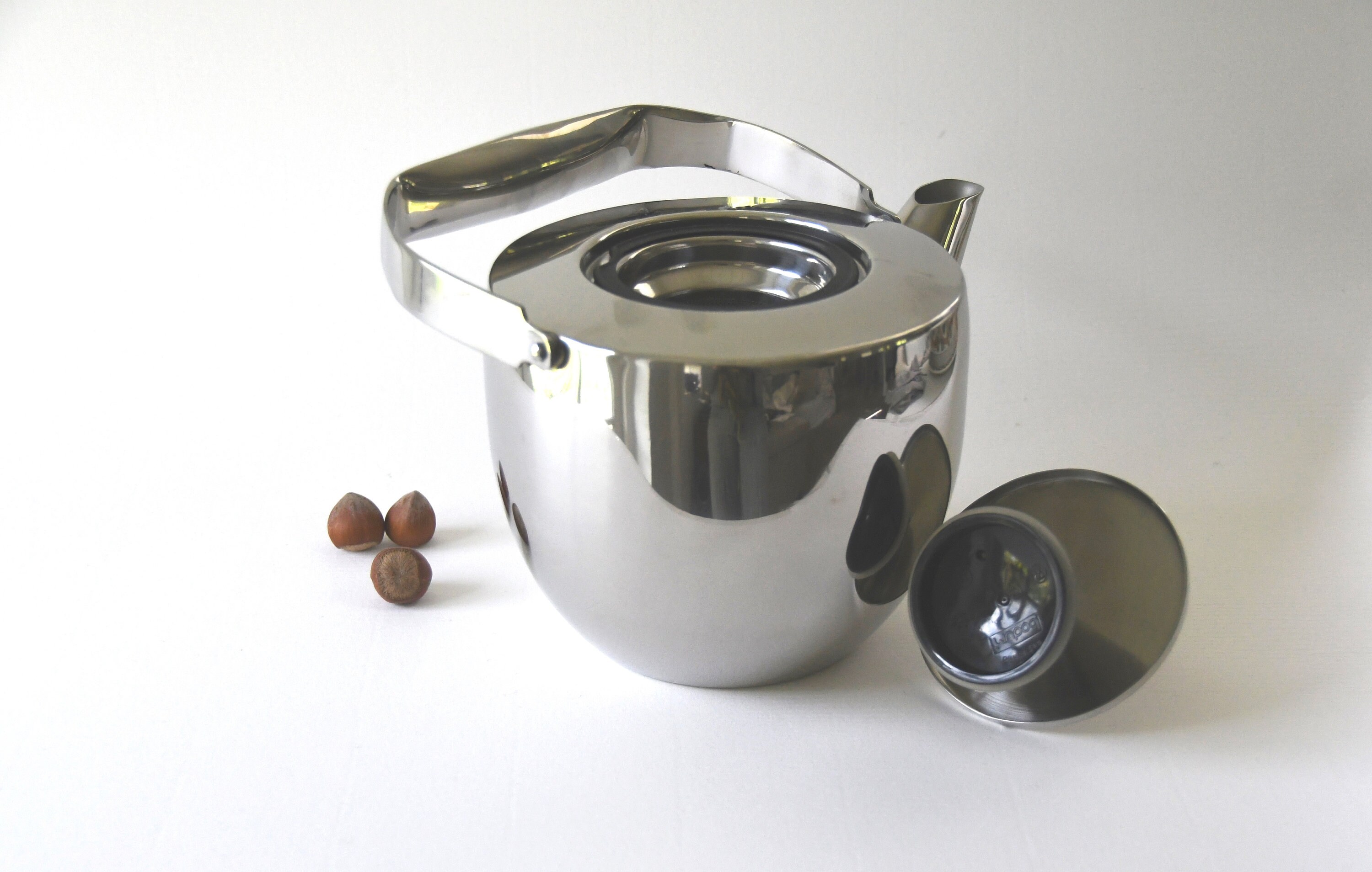 Bodum Teapot. Jorgensen Design COLUMBIA. Mirror Polished Stainless