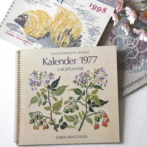Haandarbejdets fremme. Medical Plants Cross stitch book. 1979 Year Book. Danish handcraft guild Patterns by Gerda Bengtsson. image 8