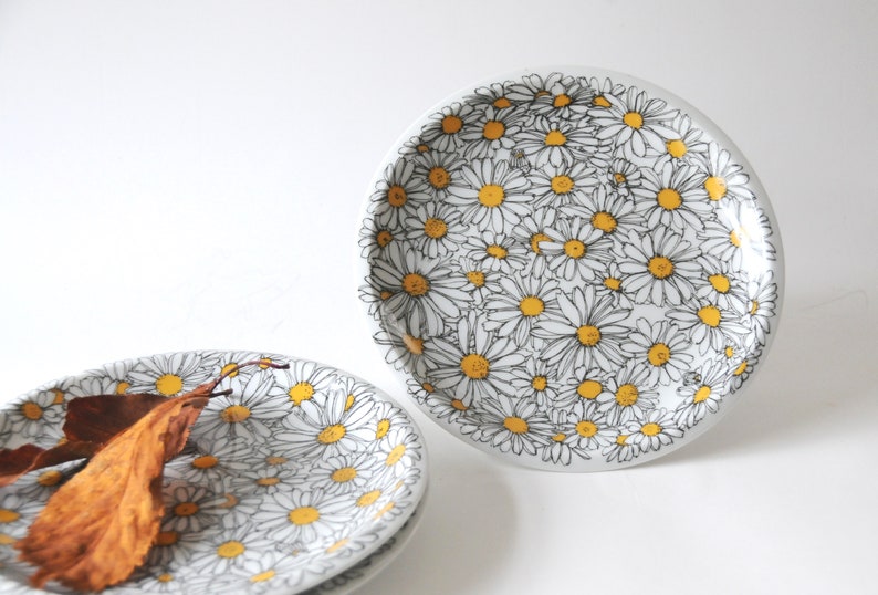 IKEA Salad Plates. Two Vintage Daisy Plates by Marguerite Etsy