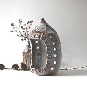 Lámpara de vela de Joseph Simon para la firma danesa Søholm. Faro de cerámica calada hecho a mano, década de 1970.