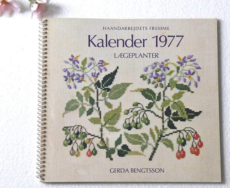 Haandarbejdets fremme. Medical Plants Cross stitch book. 1979 Year Book. Danish handcraft guild Patterns by Gerda Bengtsson. image 1
