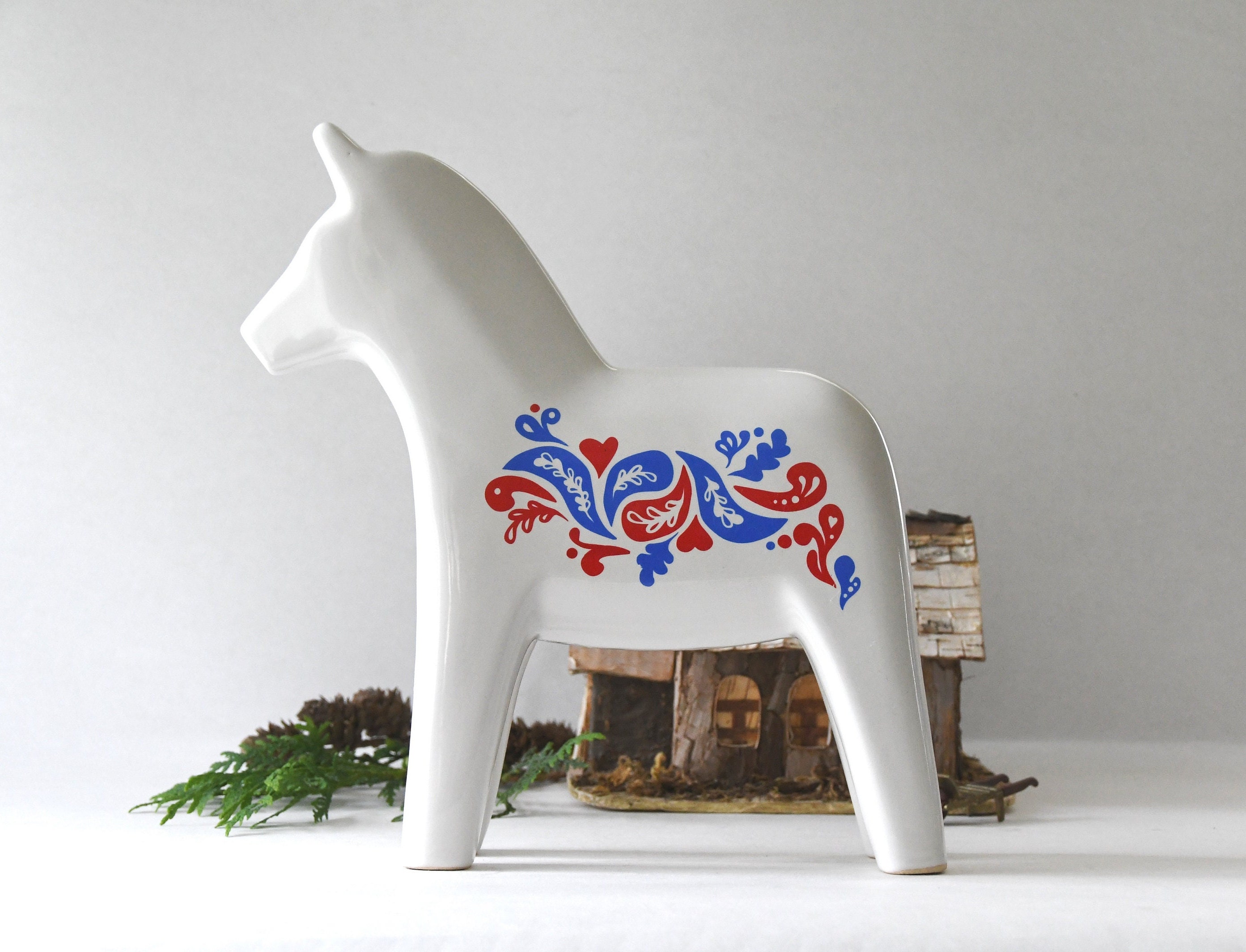 Swedish Dala Horse. IKEA Dala White Horse W Blue and Red Kurbits