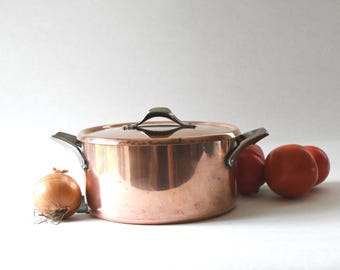 Henning Koppel para Georg Jensen, Dinamarca. Olla de cobre Taverna, menaje de cocina de lujo vintage.