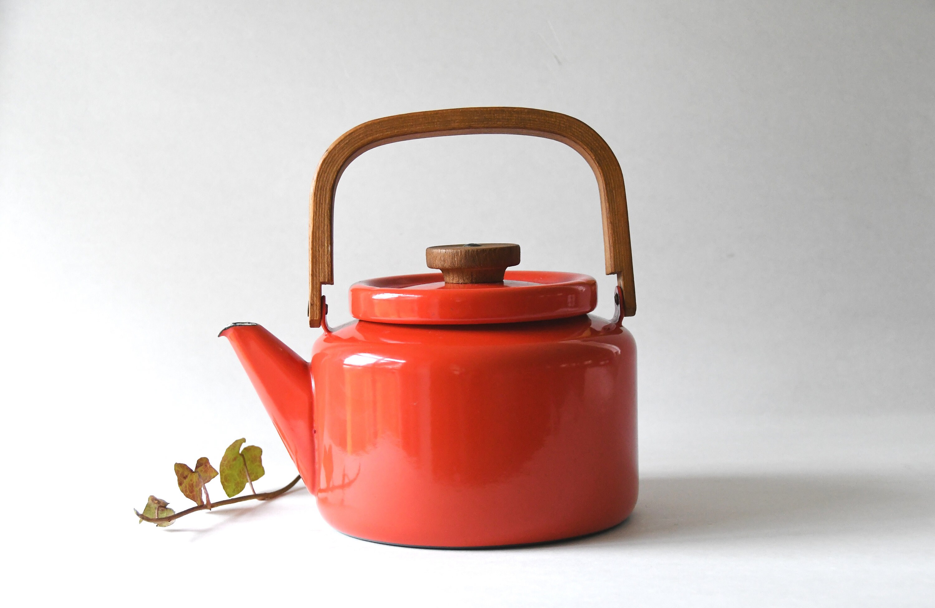 Mid century modern tea clearance kettle