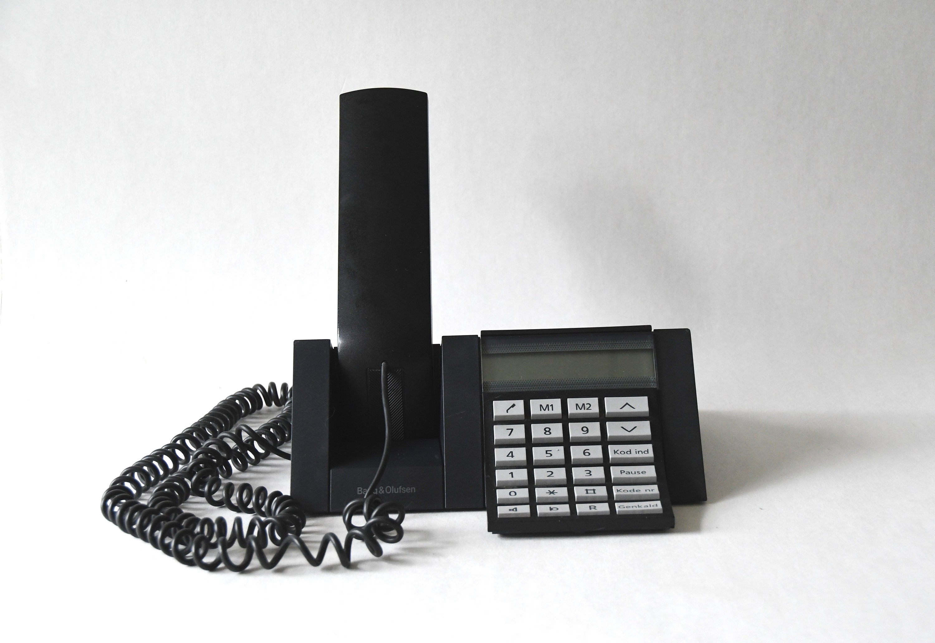 Beocom 1600 Phone. Corded Analog Black BANG & OLUFSEN. Danish