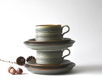 RUNA di Quistgaard. Due trii di tè. Design danese vintage. Bing Grondahl. Coppia piattino tazza e piattini. Design danese. Moderno di metà secolo. IHQ