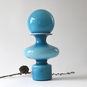 Holmegaard Denmark. Blue Palet / Carnaby Vase with Ball. Danish Design by Per Lutken. 1960s Collectible Art Glass.