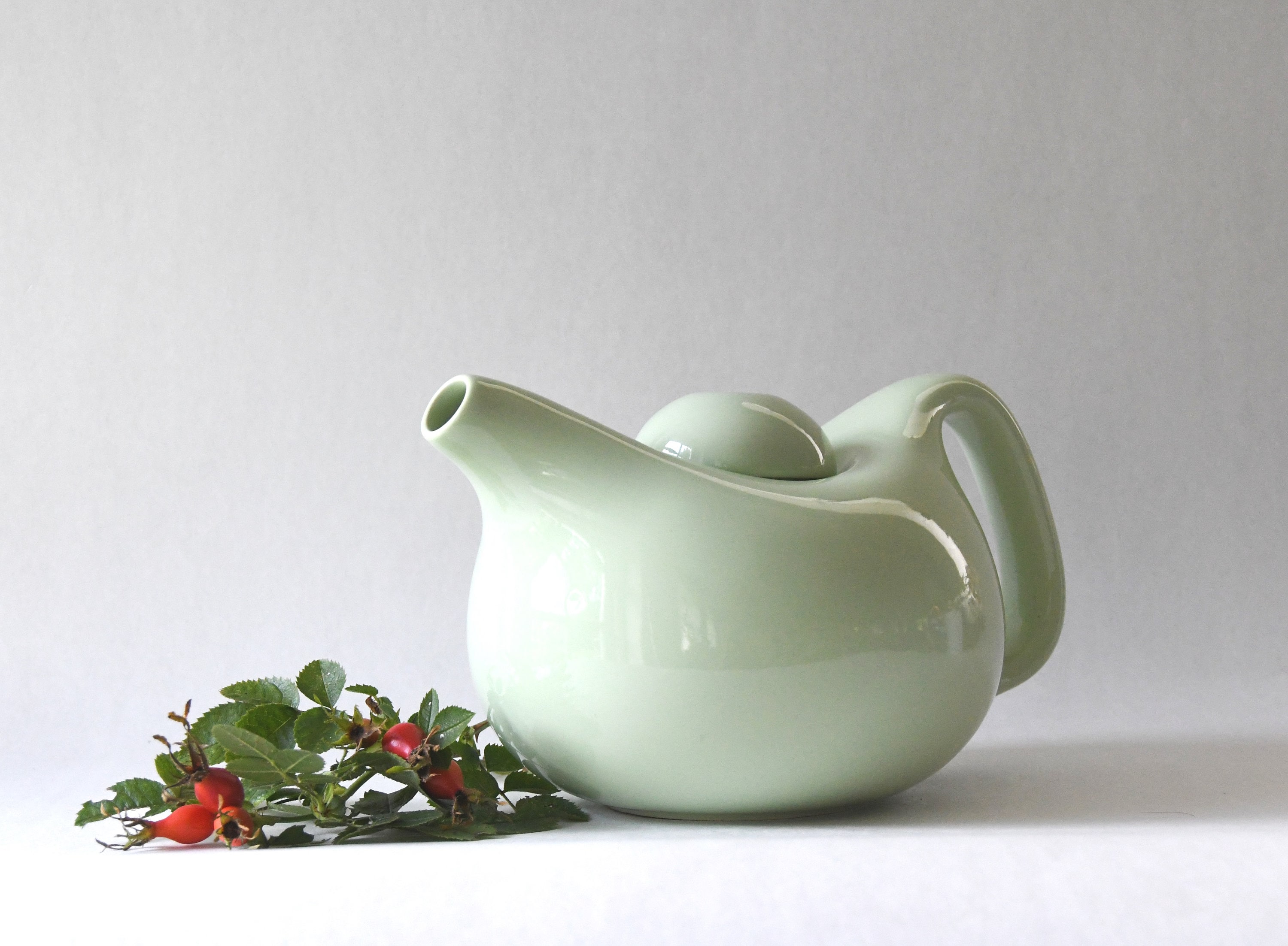 Teapot by Kahler Studio Denmark. Gorgeous MANO Design by List 