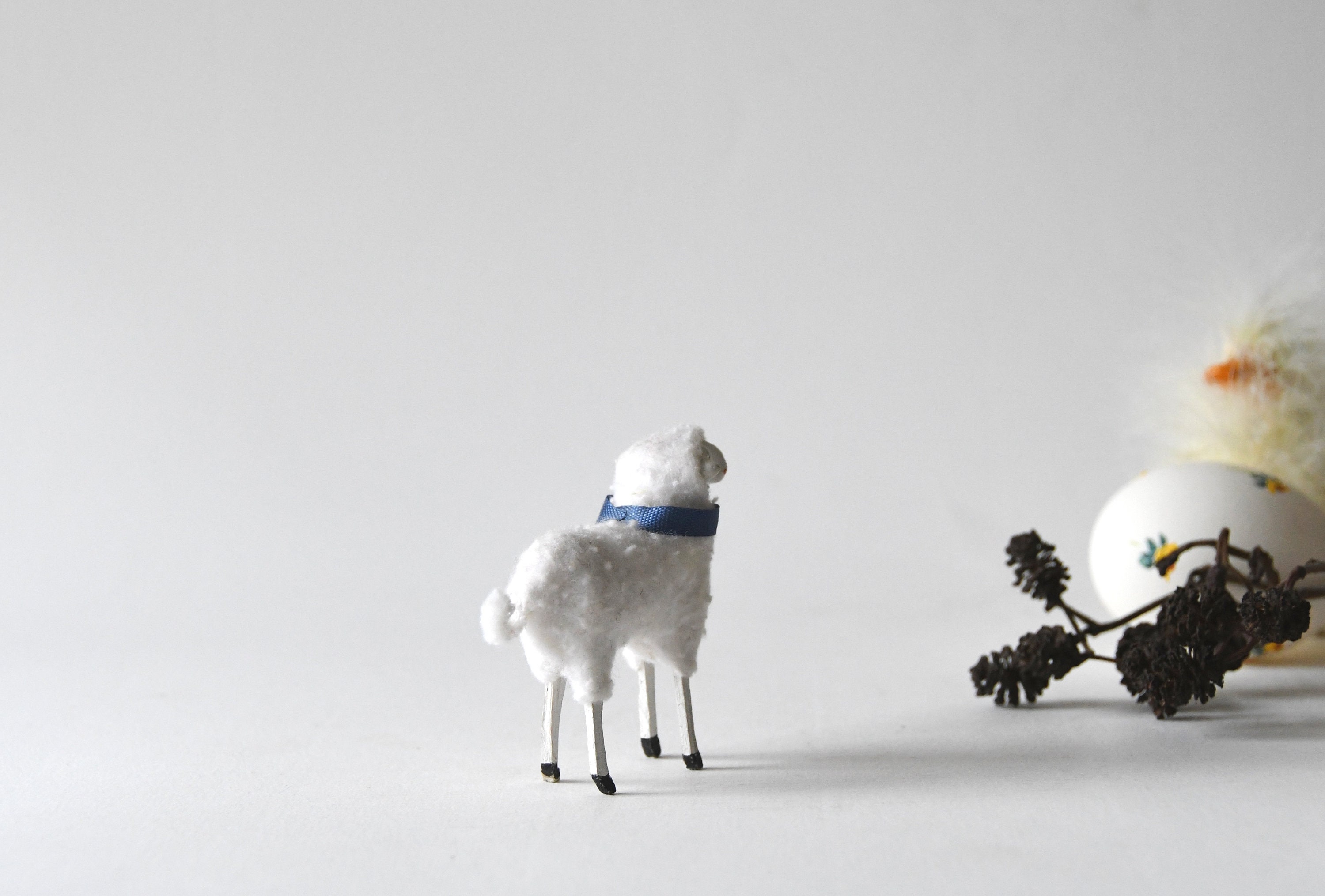 プップ さま】* antique sheep ✵ * 鈴をつけた小さな 羊さん