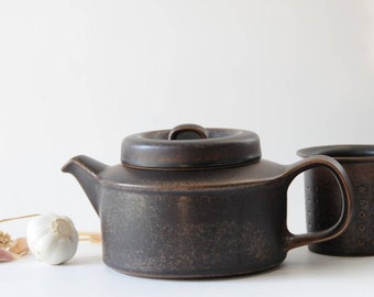 Arabia Finland. Teapot by Ulla Procope. RUSKA Autumn Leaves, Tea Pot with Infuser. Iron Oxide Glaze. Scandinavian MCM Tea pot
