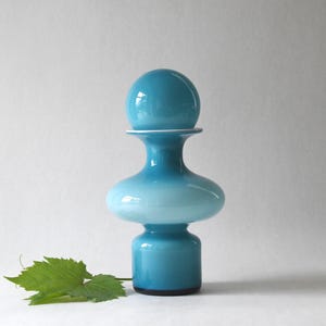 Holmegaard Denmark. Blue Palet / Carnaby Vase with Ball. Danish Design by Per Lutken. 1960s Collectible Art Glass. Scandinavian Designers