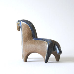 Lisa Larson Gustavsberg, Zweden. Paardenbeeldje Little Zoo 1955. Swedish Art Pottery. Modern aardewerk uit het midden van de eeuw