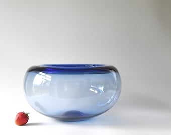 Holmegaard. Large Blue glass bowl, Provence. By Danish glass artist Per Lutken in the 1960s. Danish Mid Century Modern