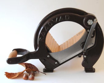 Danish Bread slicer Raadvad Denmark. Black Breadslicer. Vintage mecanical Industrial Kitchen Design