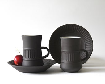 Quistgaard Flamestone koffiekopjes. Twee prachtige kopjes om uw ochtendkoffie nog lekkerder te maken! Deens MCM