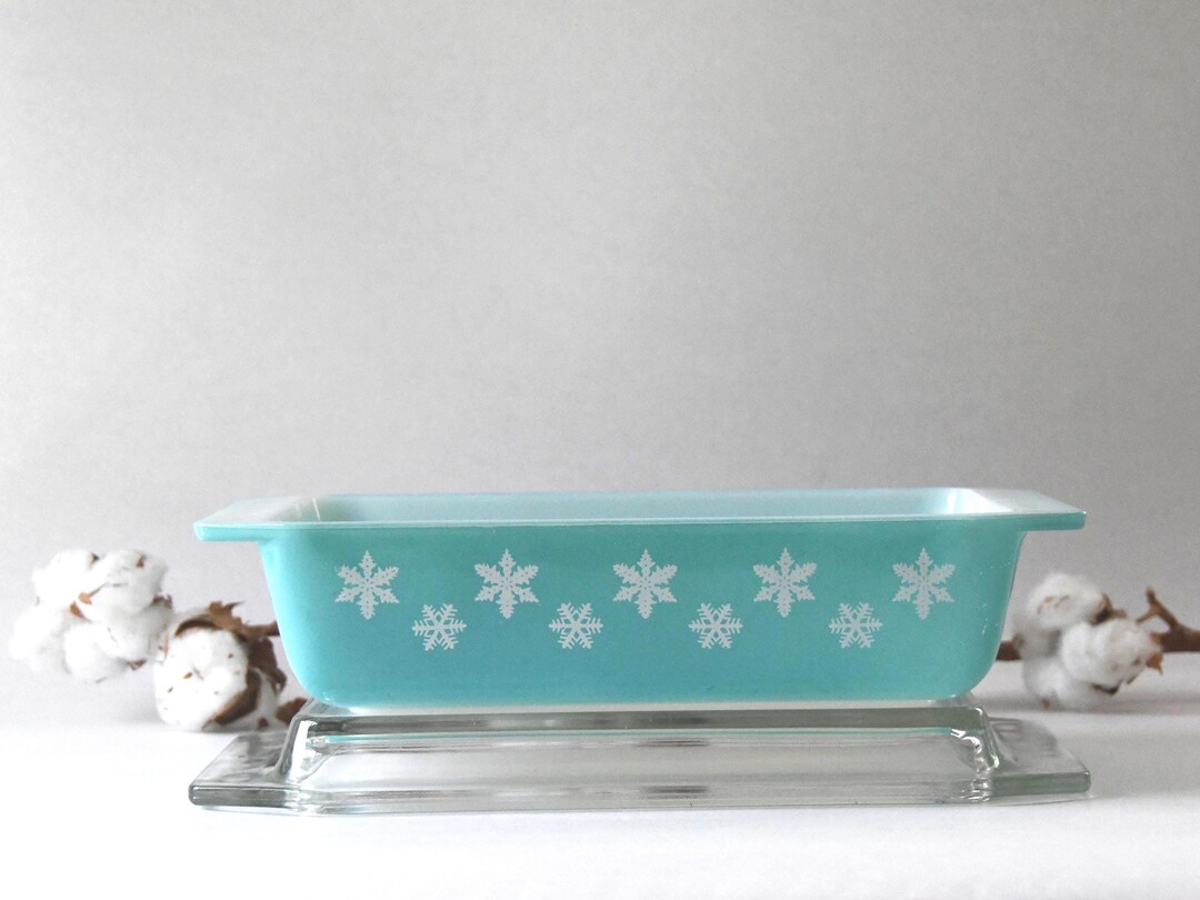 Snowberry Pyrex Pattern JAJ Pyrex Gaiety Snowflake Pattern. Turquoise 1950s British Made. Rare ...