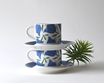 Arabia Finland Balladi. Two Coffee cups and saucers. Blue / white Tulip. MOREENI by Heikki Orvola. Scandinavian modern design - Mint