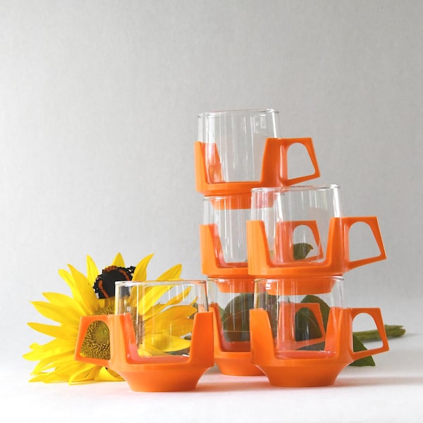 6 x JAJ Pyrex Warme drankglazen. Set in oranje houders. Gemaakt in Engeland uit de jaren 70. Retro feestglas