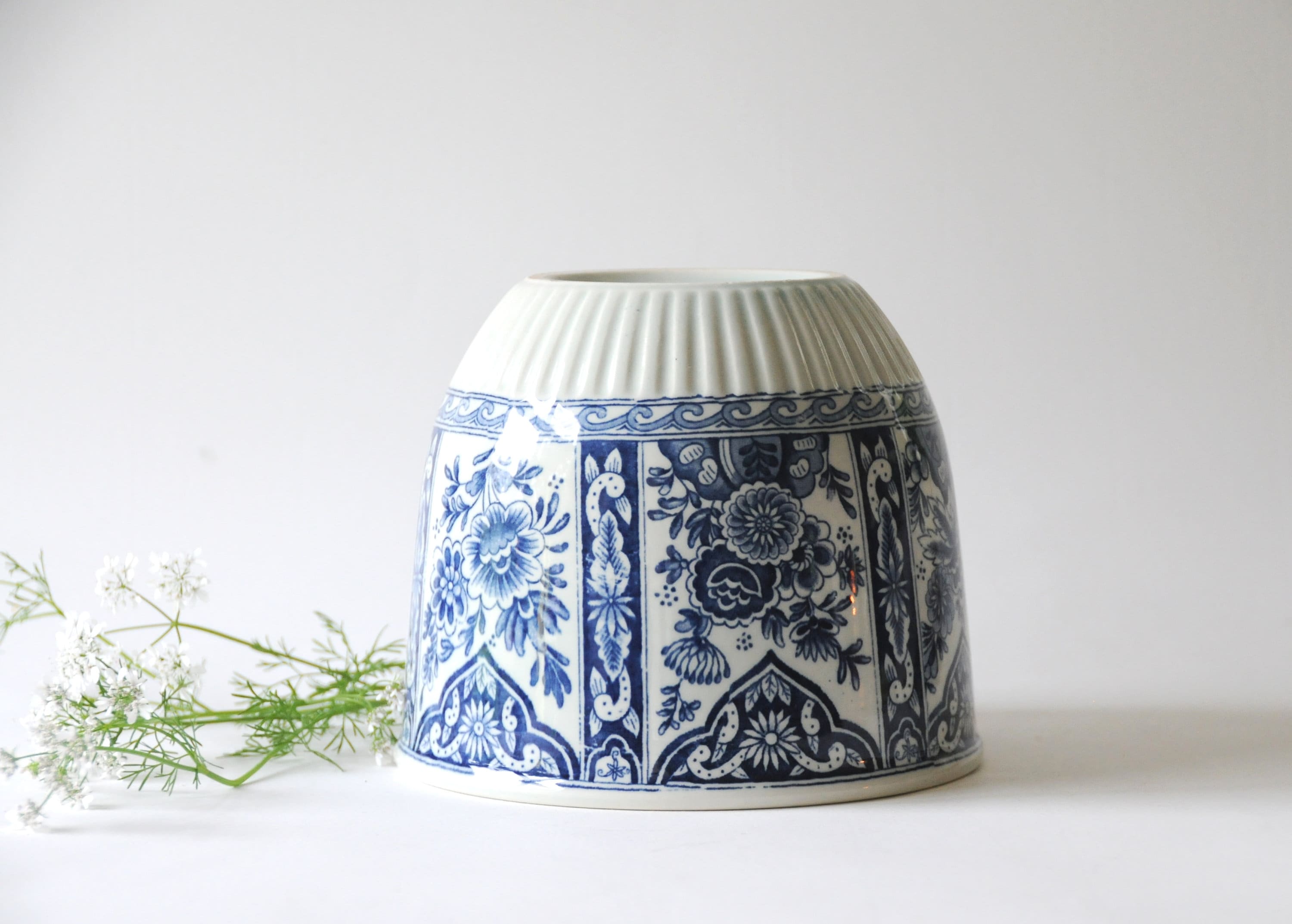 ヴィンテージ デルフト ブルー ホワイト フラワーポット M14。デルフト