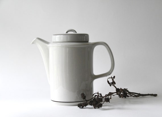 Arabia Finland FENNICA Coffee Pot. Design Richard Lindh and Ulla