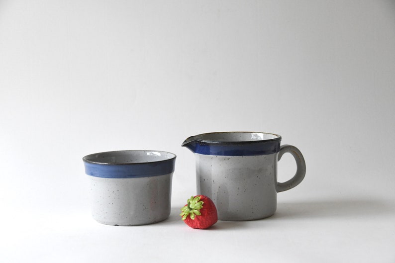 Sugar and Creamer set. Danish Modern Design CHRISTINE. Knabstrup Pottery Denmark. 1960s. Modernist Stoneware image 2