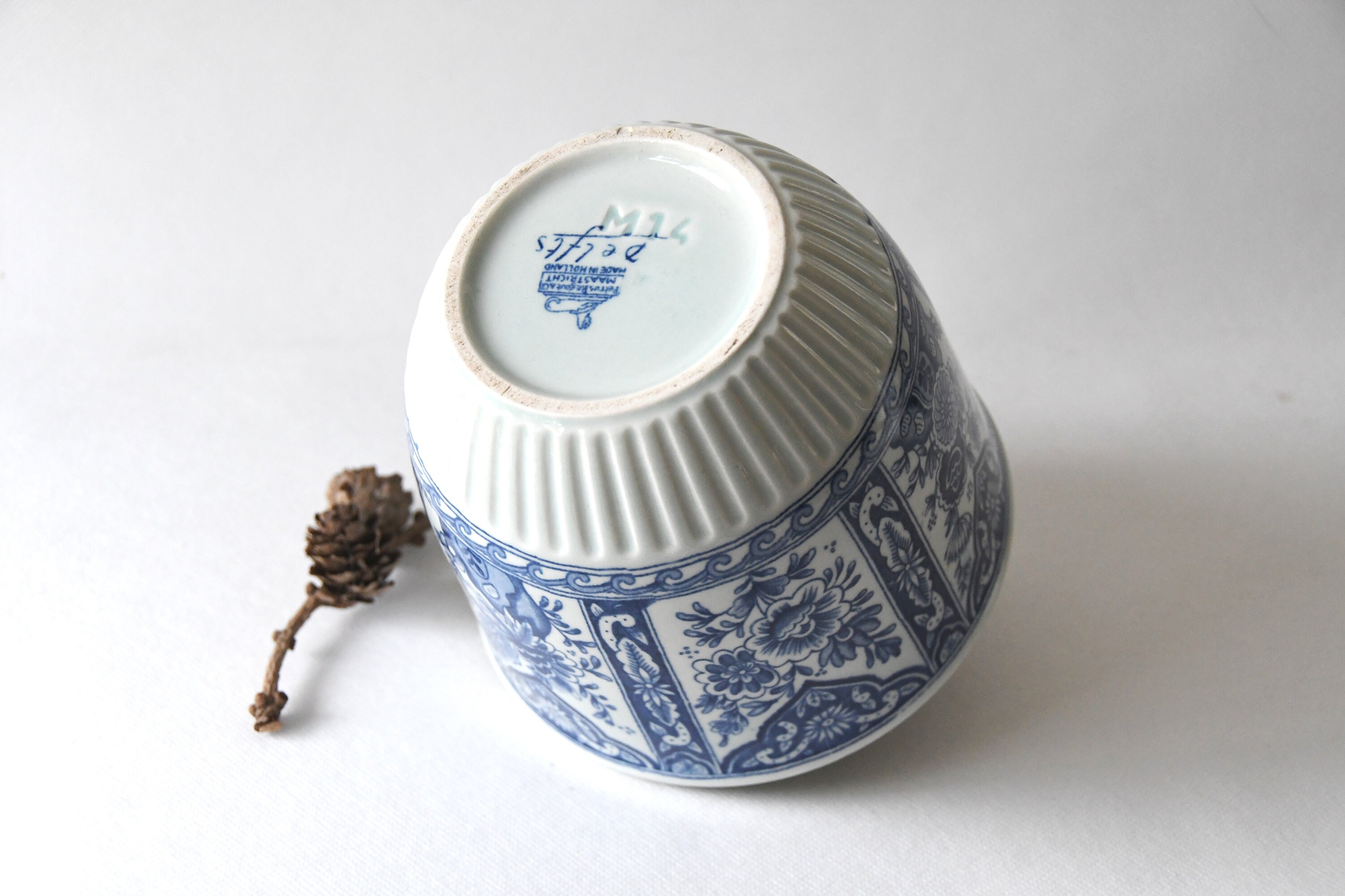 ヴィンテージ デルフト ブルー ホワイト フラワーポット M14。デルフト