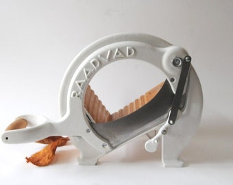 Raadvad Breadcutter. Danish Bread slicer. Original Raadvad Breadslicer. Ryebread Denmark. For the home baker