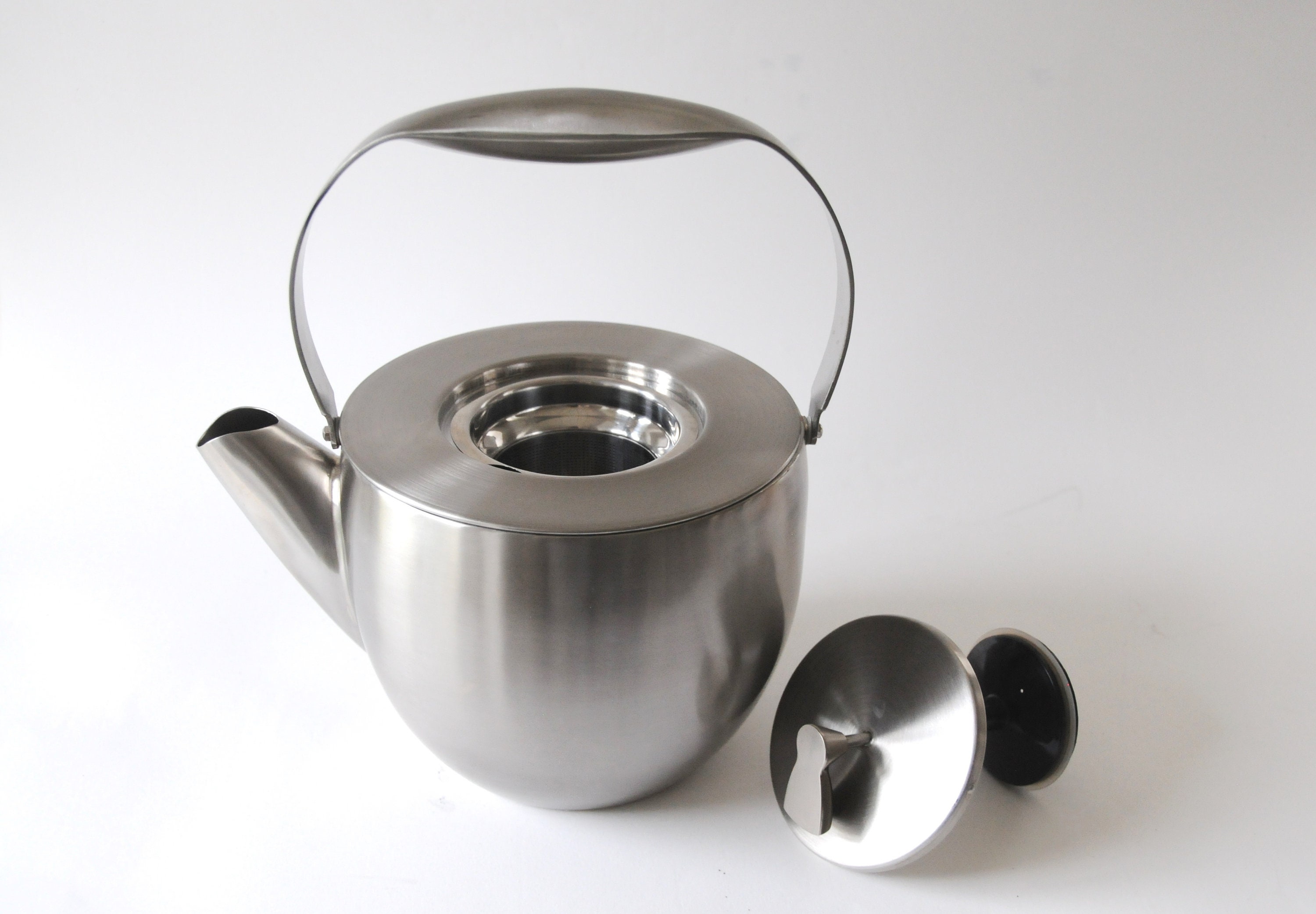 Bodum Teapot. Jorgensen Design COLUMBIA. Vintage Polished