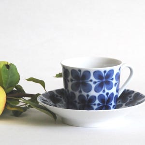 Rörstrand Sweden. Cup and saucer MON AMIE by Marianne Westman. Original vintage edition.