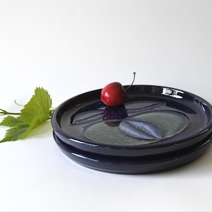 Thomas Hellstrom Nittsjö, 2 Fruit plates. 1960s Art pottery. Swedish Modernist design