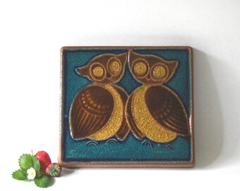 Wandbehang von Joseph Simon für Søholm, Dänemark, Wandfliese „Zwei weise Eulen“. Skandinavische Mid-Century-Plakette.