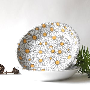 2 x IKEA Plates. Deep Daisy bowls designed by Marguerite Walfridsson. Swedish Vintage Tableware. Retro soup / Pasta