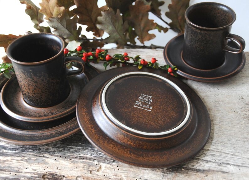 Arabia Finland Two Ruska Coffee Cups Saucers and Plates by Ulla