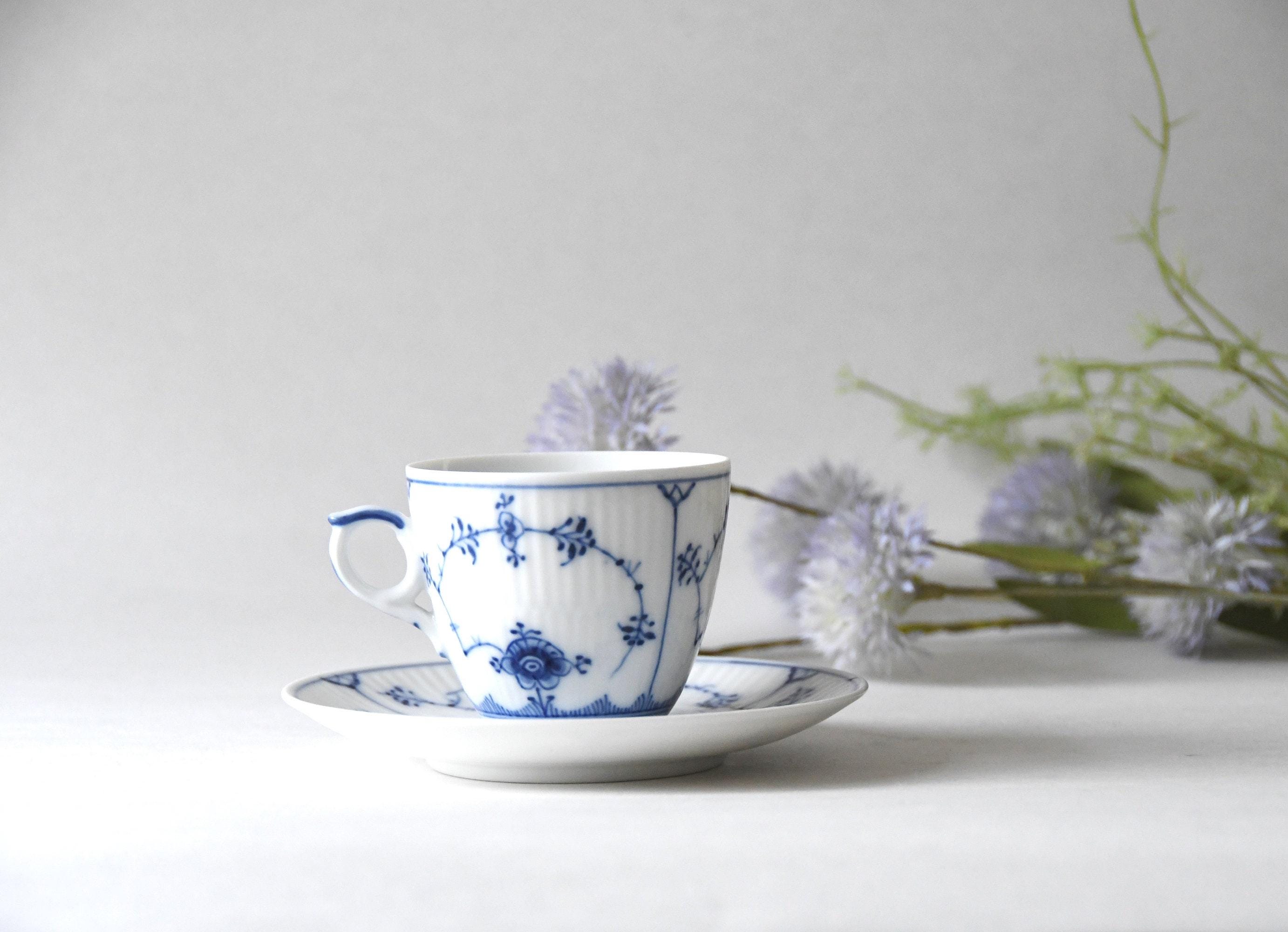 Petite Salière et Poivrière Modèle Number 10/8150 Bleue de Royal Copenhagen en vente sur