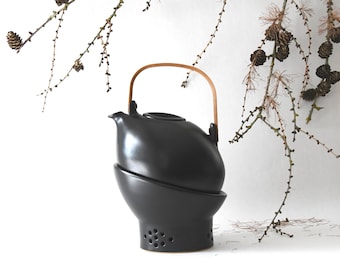 Soholm Denmark. Åbo Teapot. Minimalist design by Per Rehfeldt. Modern Danish stoneware Tea pot with warmer. Scandinavian Midcentury. Søholm