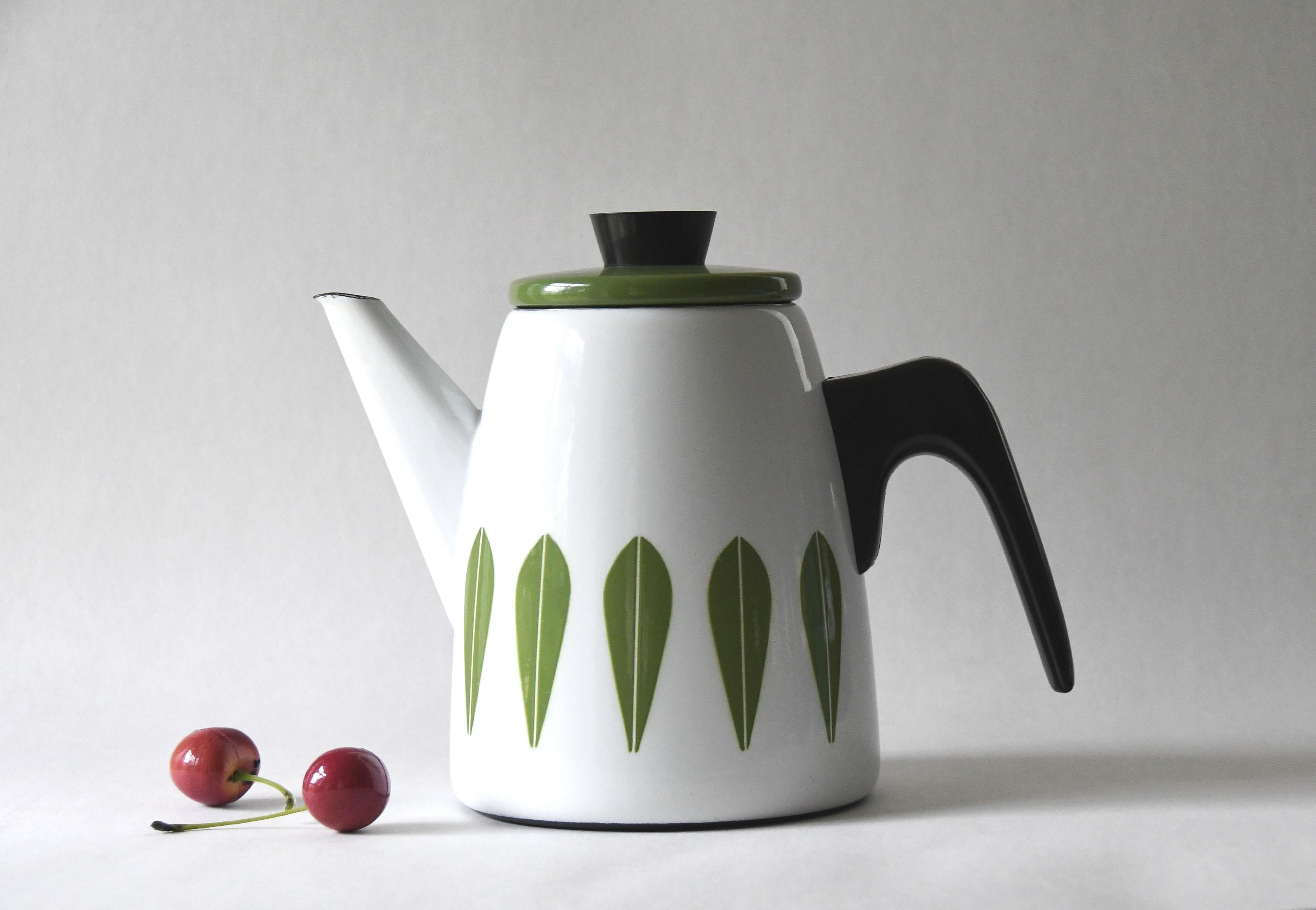 Lotus Cathrineholm Coffeepot in Excellent Condition. Mid-century