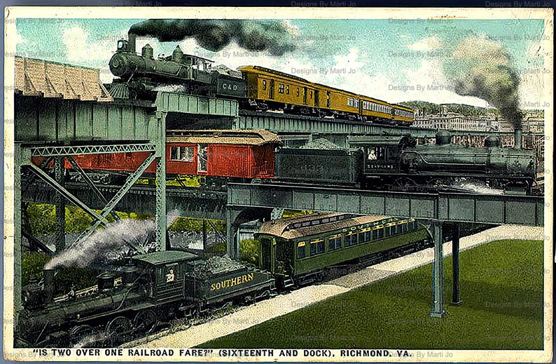 Pode incluir: Um cart&atilde;o postal vintage que retrata uma cena de v&aacute;rios trens cruzando-se em uma ponte. Os trens s&atilde;o todos a vapor e t&ecirc;m uma variedade de cores, incluindo vermelho, verde e amarelo. O cart&atilde;o postal &eacute; intitulado "Is two over one railroad fare?" (Sixteenth and Dock), Richmond, VA.