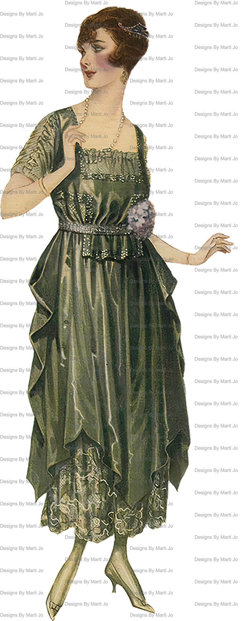 Puede incluir: Una mujer con un vestido verde con una superposici&oacute;n de encaje y un collar de perlas. Lleva una flor en el pelo y lleva un peque&ntilde;o bolso de mano. El vestido tiene un corpi&ntilde;o ajustado y una falda fluida.