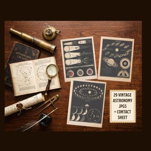 Puede incluir: Una colección de láminas de astronomía vintage con diagramas celestes, un telescopio de latón, una lupa, un compás, una pluma, un tintero y un libro abierto titulado Astronomia Celestia, con una etiqueta 29 VINTAGE ASTRONOMY JPGS + CONTACT SHEET.