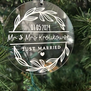 Op maat gepersonaliseerd Just Married-kerstornament