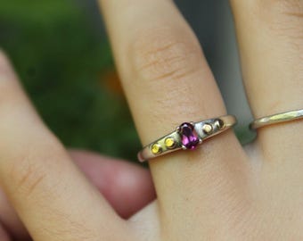 Druif Rhodoliet-granaat sterlingzilveren ring met 14k gouden accenten