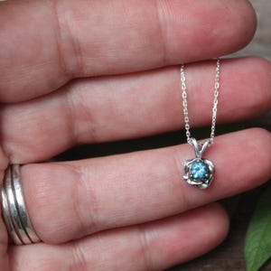 Montana sapphire sterling silver rosebud pendant
