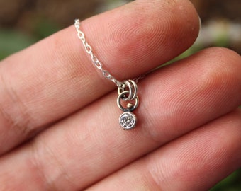 Pendentif moissanite minimaliste en argent sterling et or 14 carats