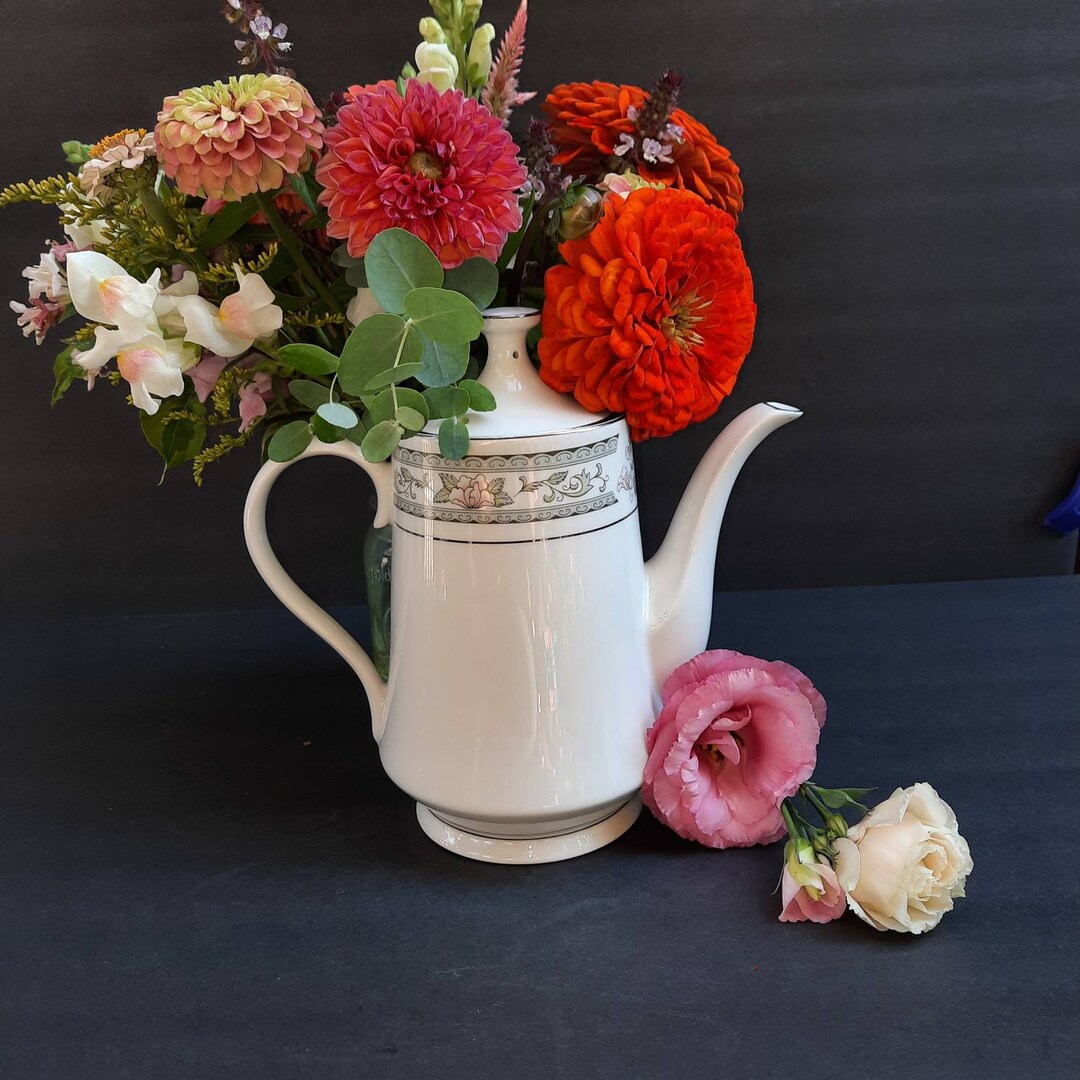 Vintage Lynns Fine China Coffee Pot. White With Light Green Moss and